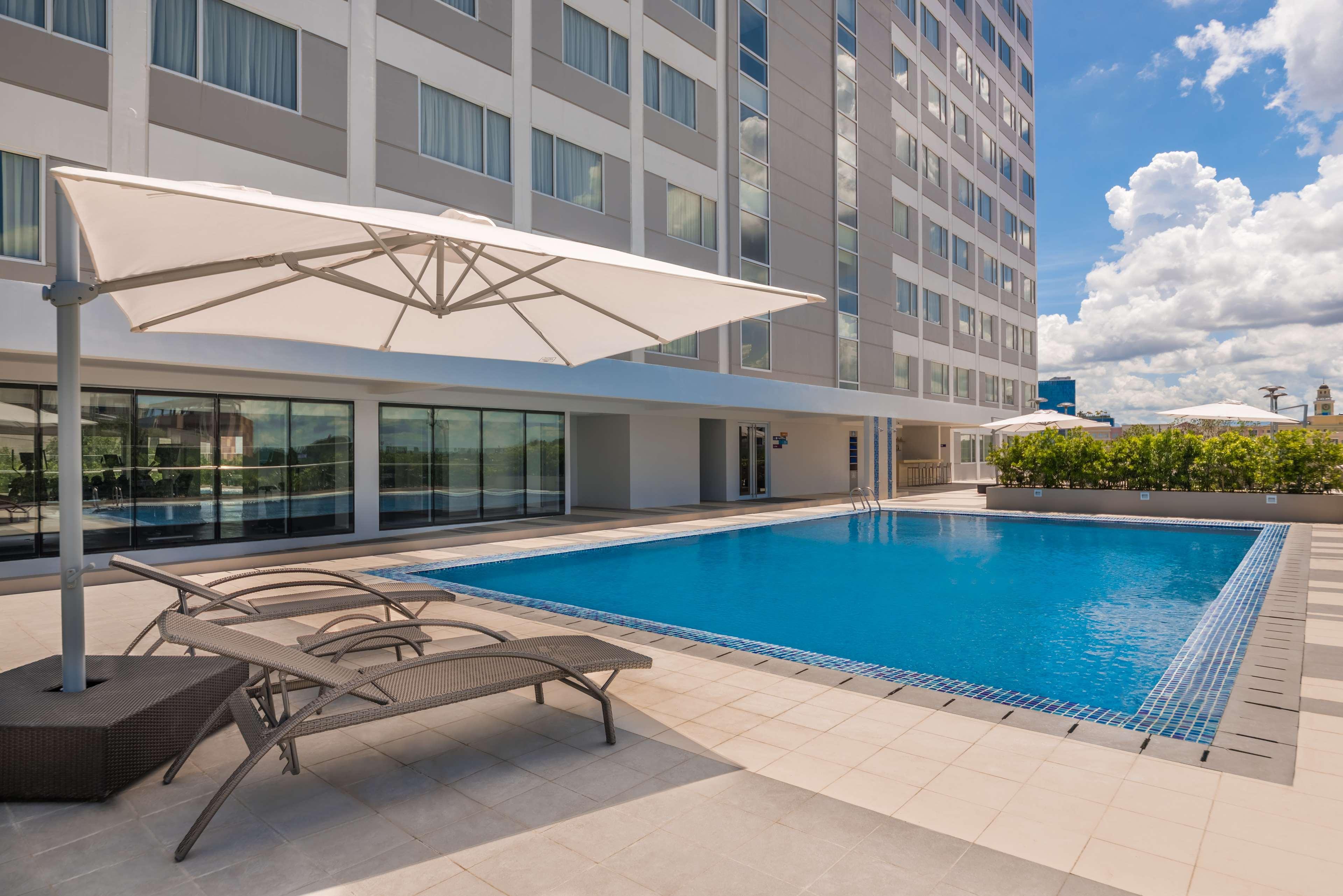 Park Inn By Radisson Iloilo Екстериор снимка