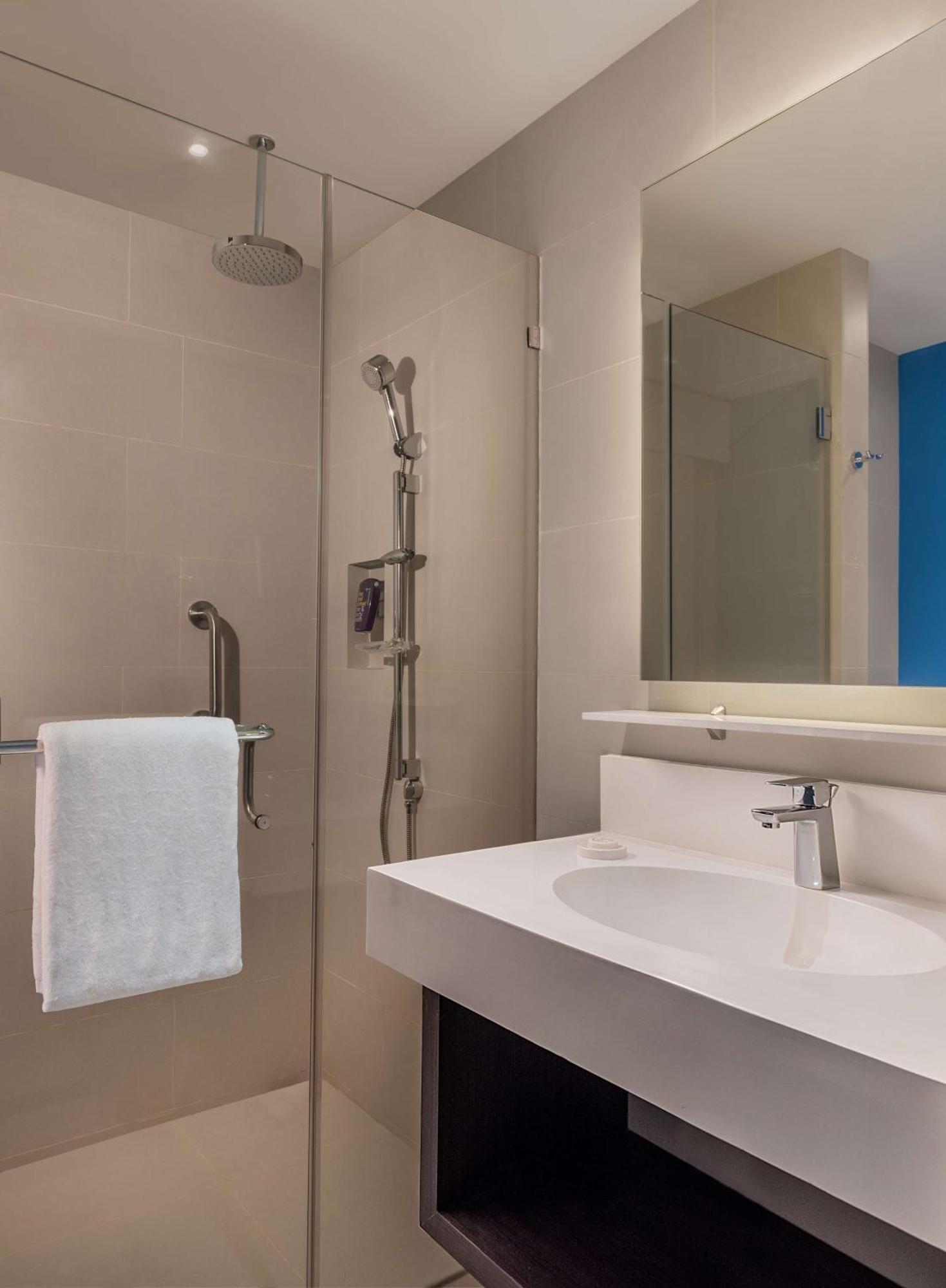 Park Inn By Radisson Iloilo Екстериор снимка