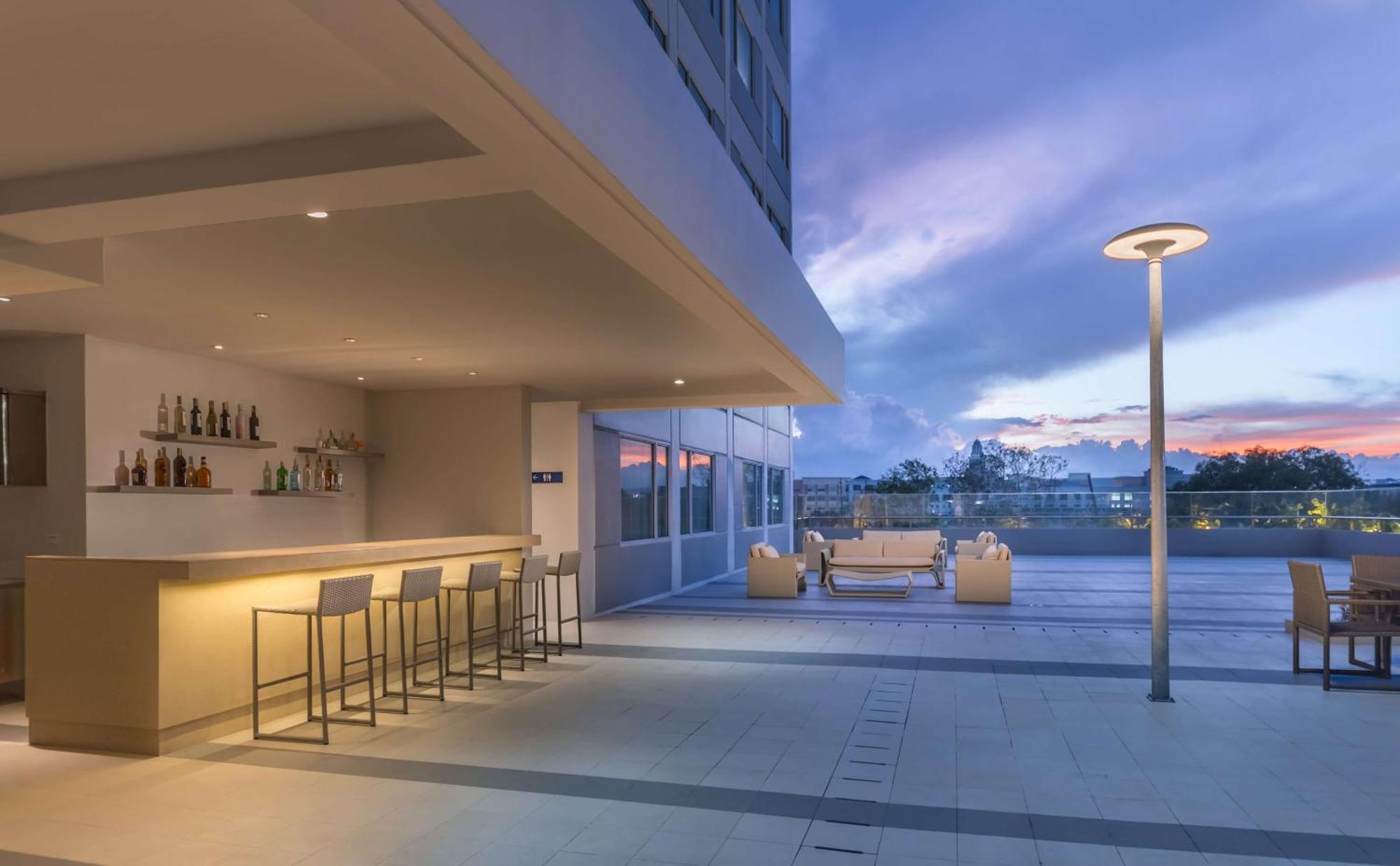 Park Inn By Radisson Iloilo Екстериор снимка