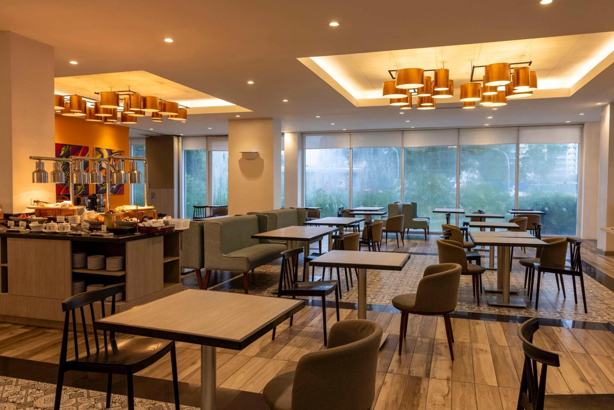 Park Inn By Radisson Iloilo Екстериор снимка