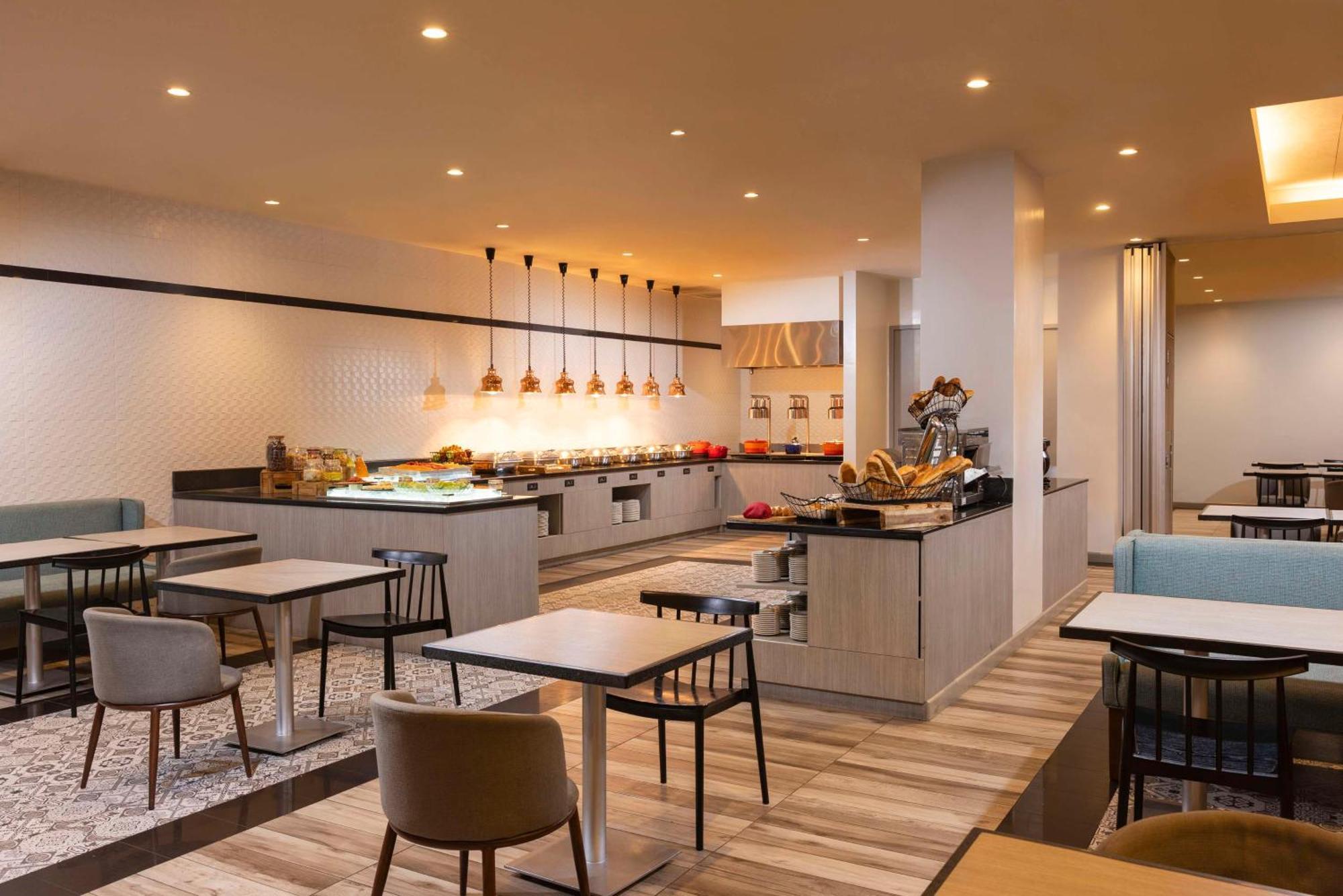 Park Inn By Radisson Iloilo Екстериор снимка